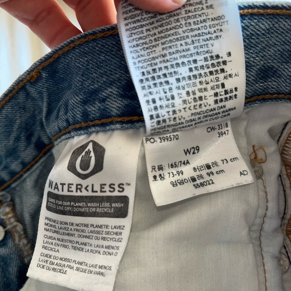 Levi’s denim shorts - Picture 3 of 3